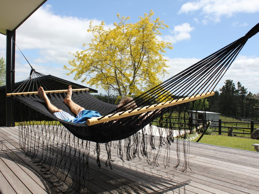 Woven Mexican hammock - black