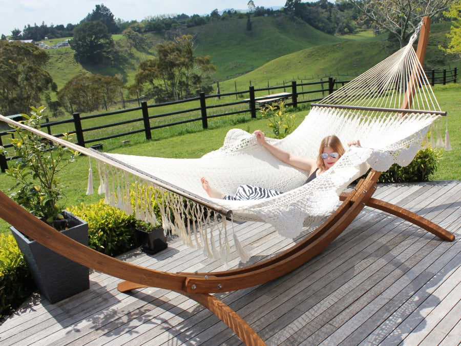 Polyester Spreader Hammock and Wooden Arc Stand Package