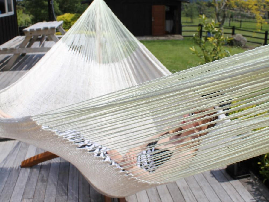 Woven thick cord cotton hammock