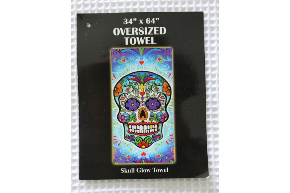 Oversize skull beach towel
